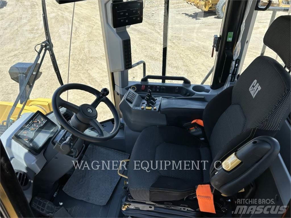 CAT 950 Фронтальные погрузчики