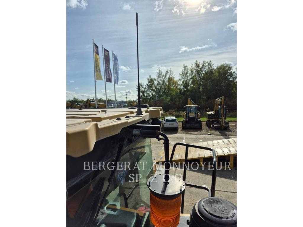 CAT 950 Фронтальные погрузчики