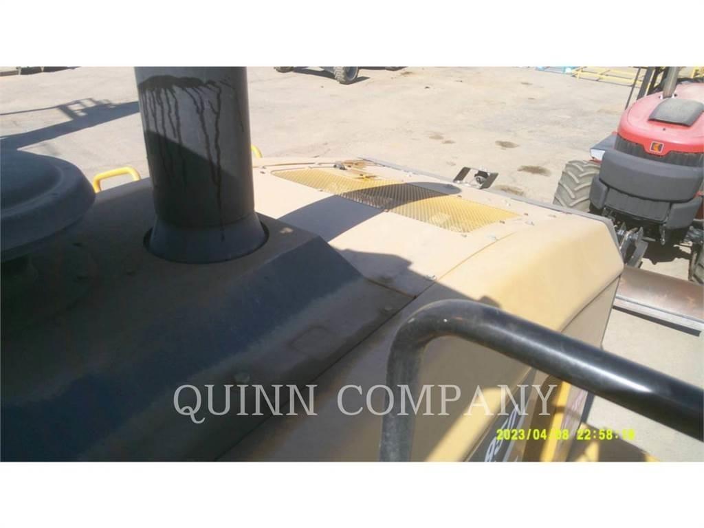 CAT 950 GC Фронтальные погрузчики