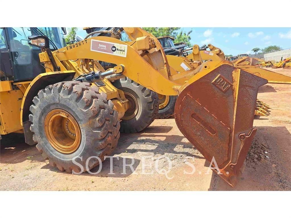 CAT 950L Фронтальные погрузчики