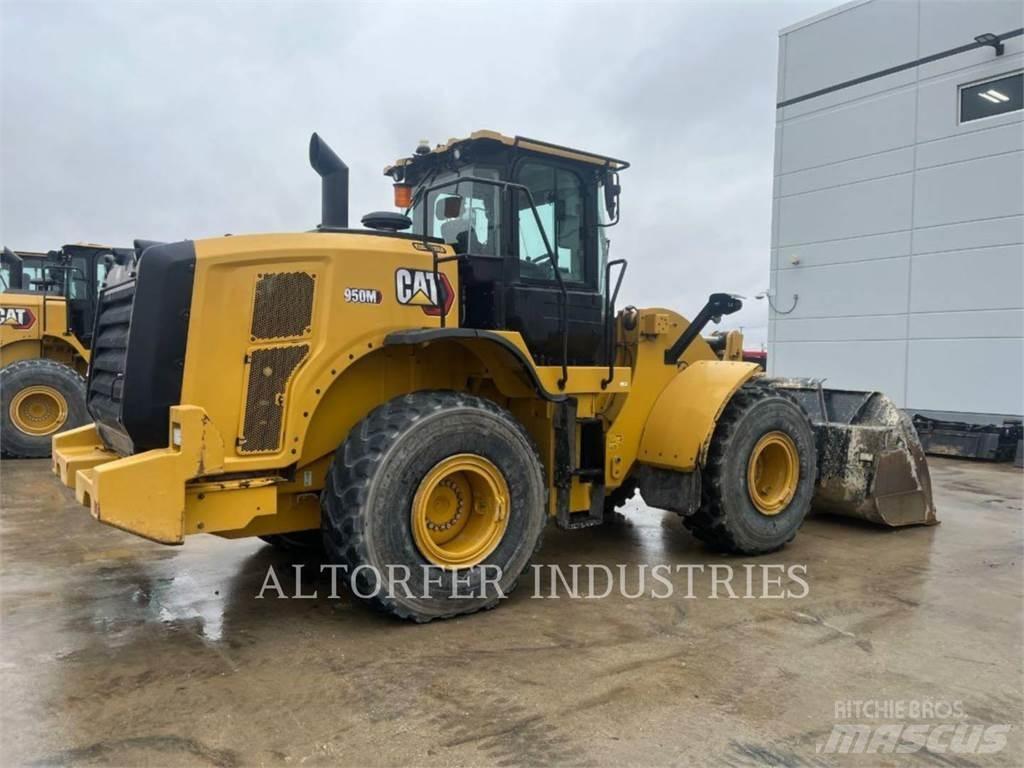 CAT 950M Фронтальные погрузчики