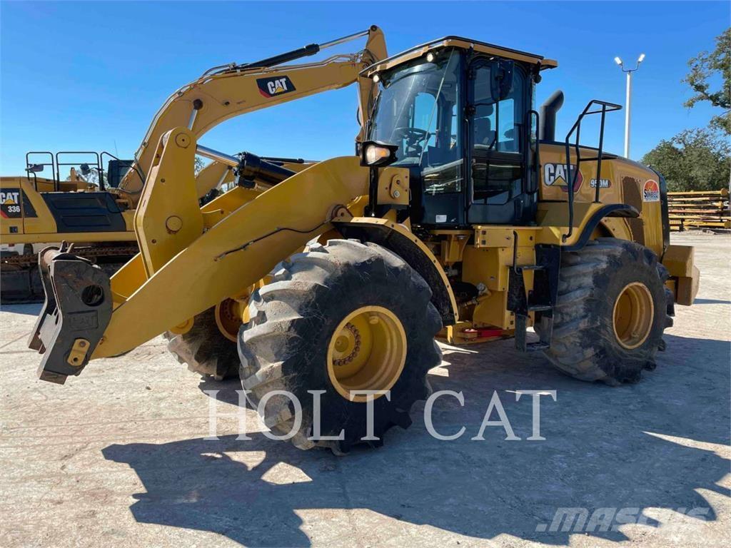 CAT 950M Фронтальные погрузчики