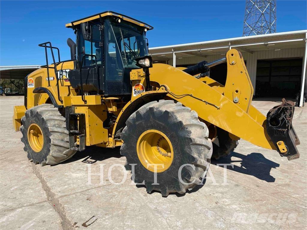 CAT 950M Фронтальные погрузчики