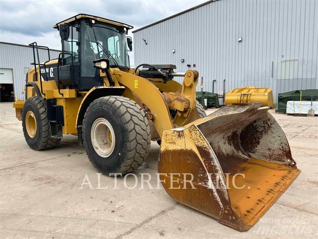 CAT 950M Фронтальные погрузчики