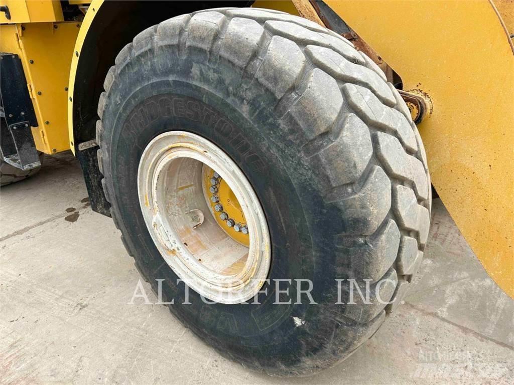CAT 950M Фронтальные погрузчики