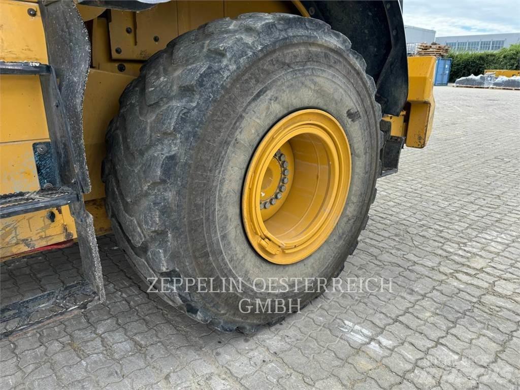 CAT 950M Фронтальные погрузчики