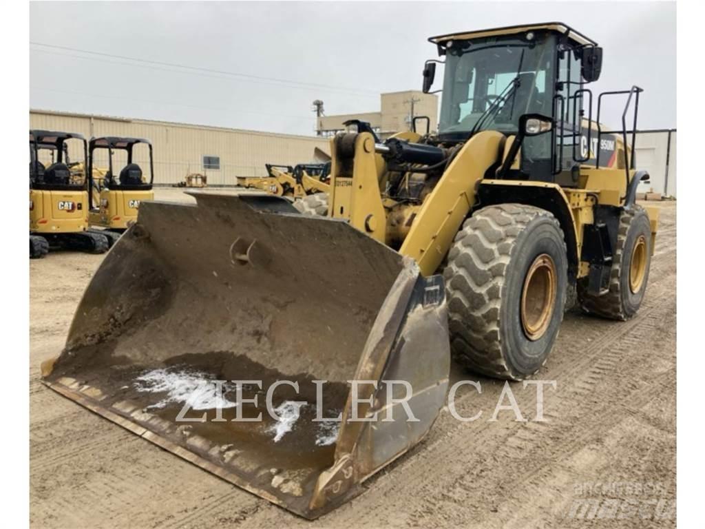 CAT 950M Фронтальные погрузчики