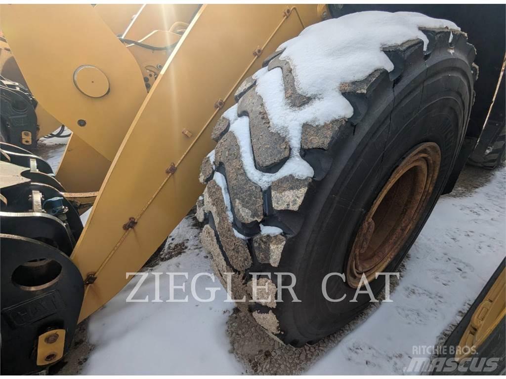 CAT 950M Фронтальные погрузчики