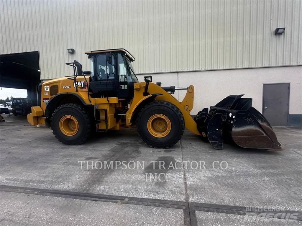 CAT 950M Фронтальные погрузчики