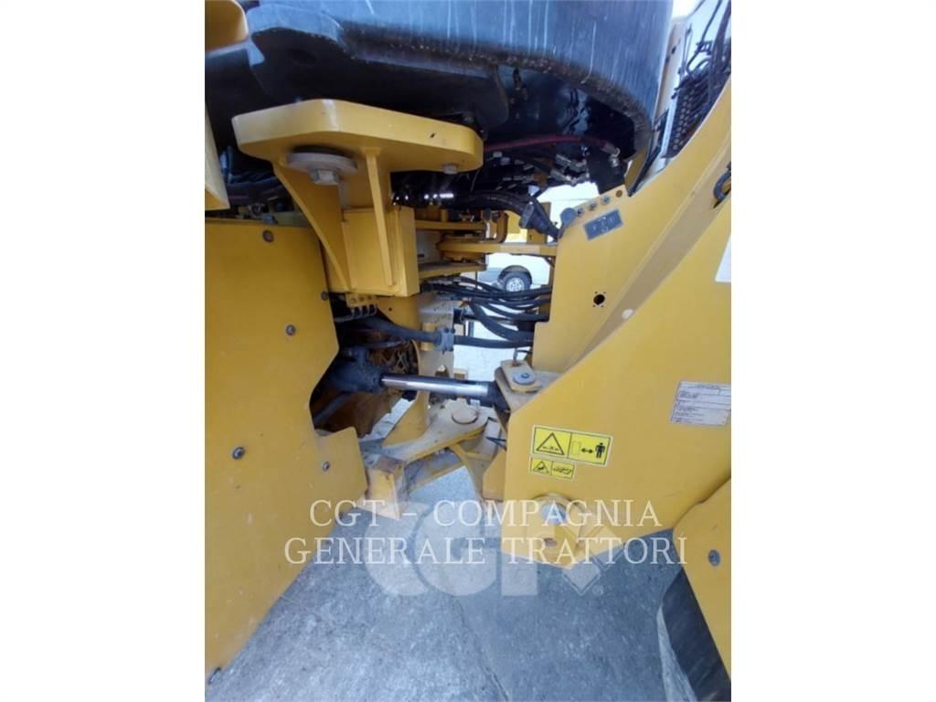 CAT 950M Фронтальные погрузчики