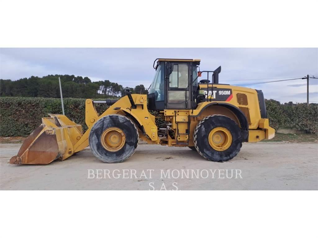 CAT 950M Фронтальные погрузчики