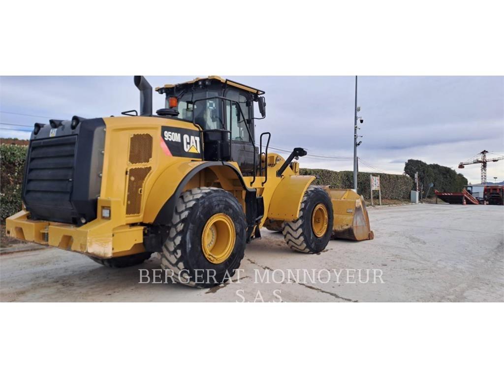 CAT 950M Фронтальные погрузчики