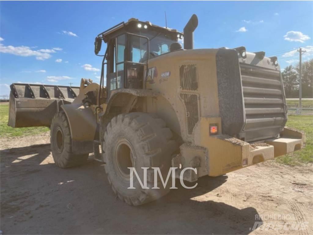 CAT 950M Фронтальные погрузчики