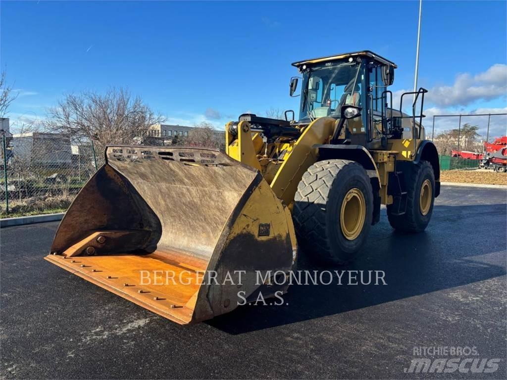CAT 950M Фронтальные погрузчики