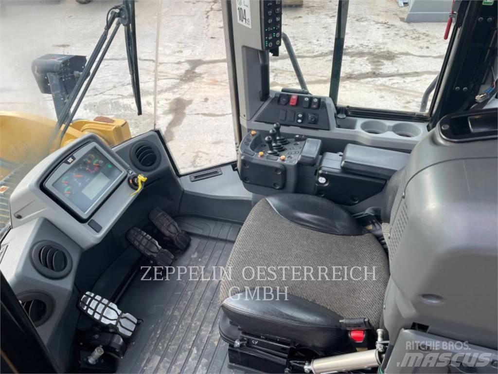 CAT 950M Фронтальные погрузчики