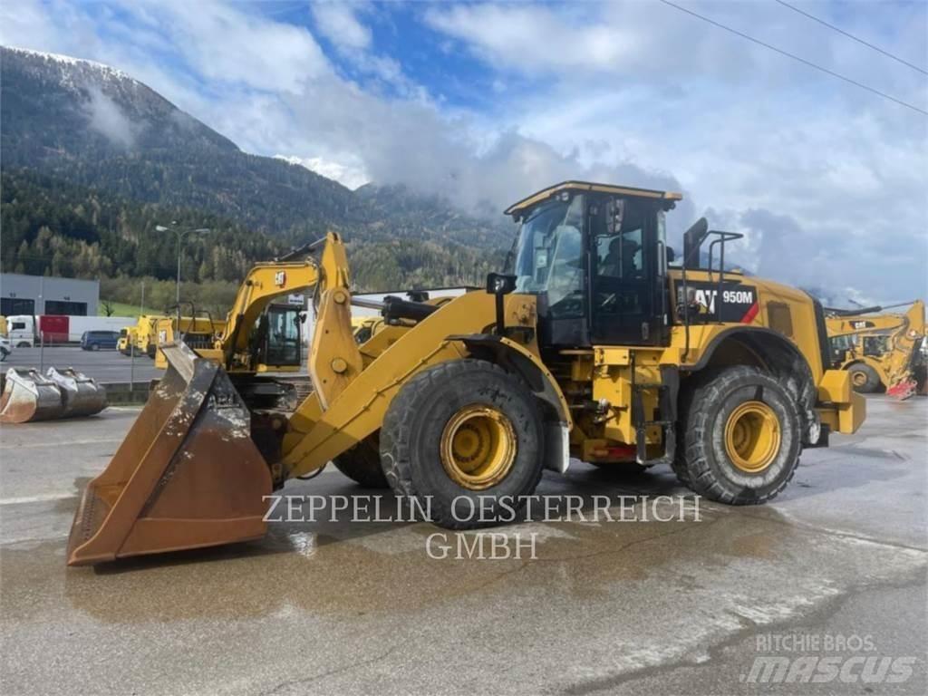 CAT 950M Фронтальные погрузчики