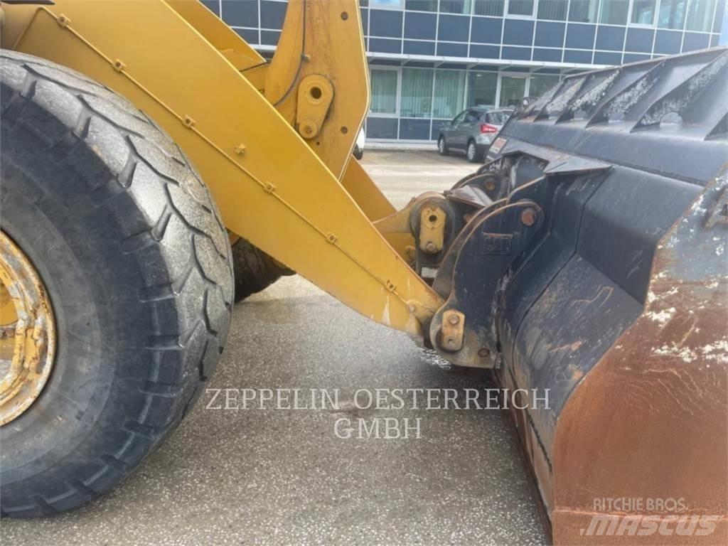 CAT 950M Фронтальные погрузчики
