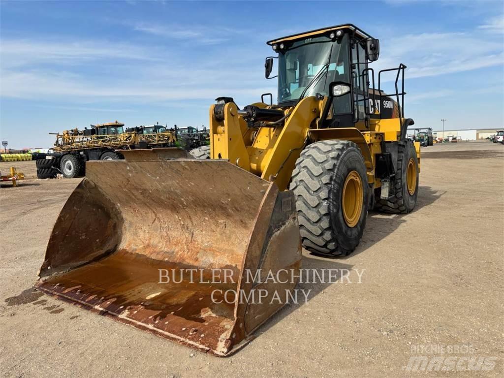 CAT 950M Фронтальные погрузчики