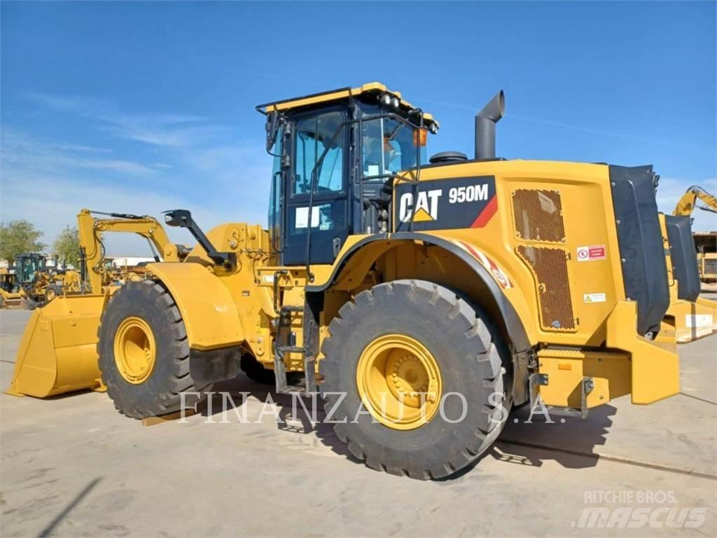 CAT 950M Фронтальные погрузчики