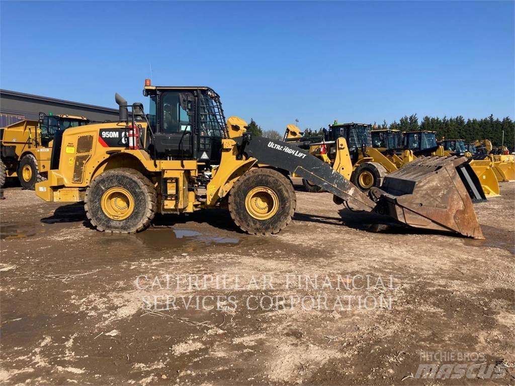 CAT 950M Фронтальные погрузчики