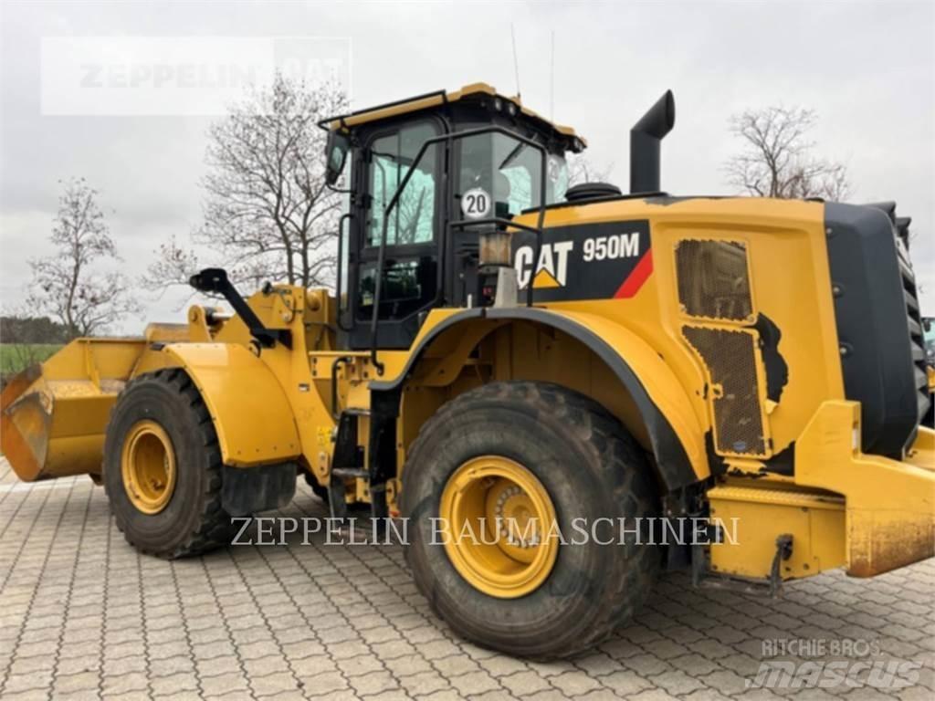 CAT 950M Фронтальные погрузчики