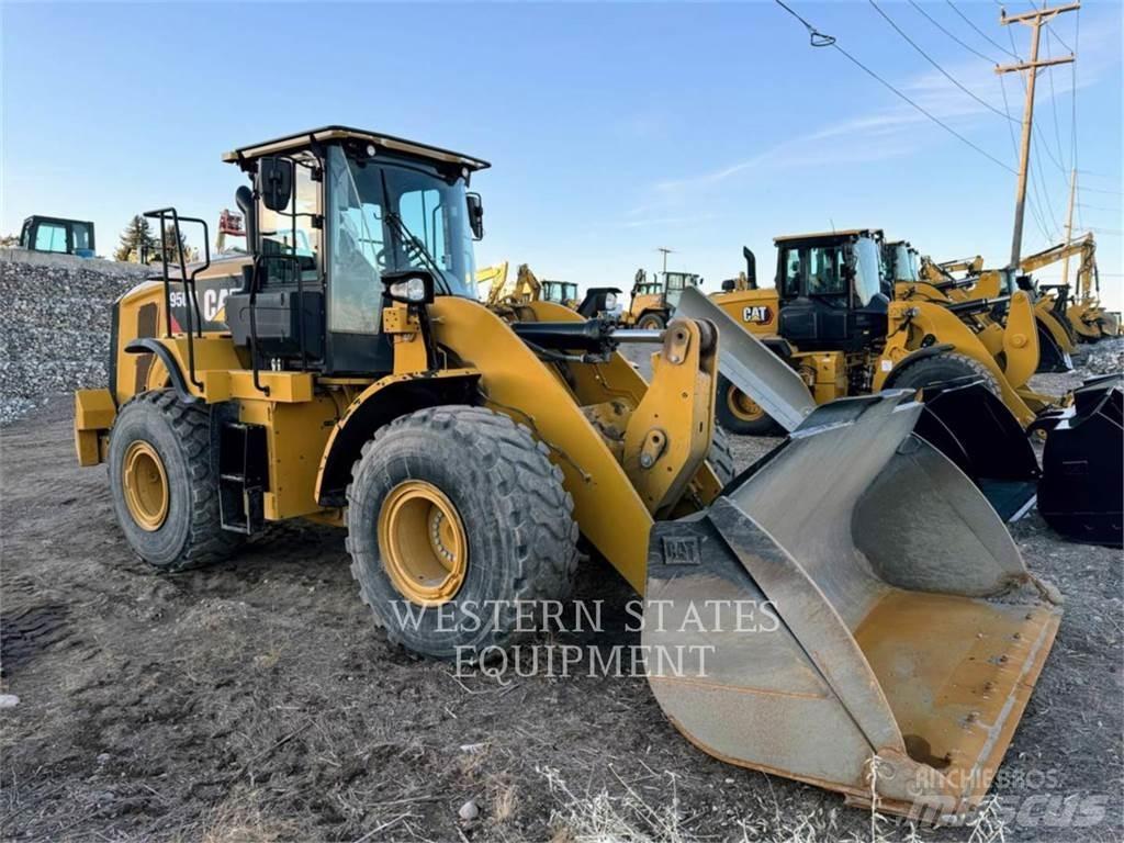 CAT 950M Фронтальные погрузчики