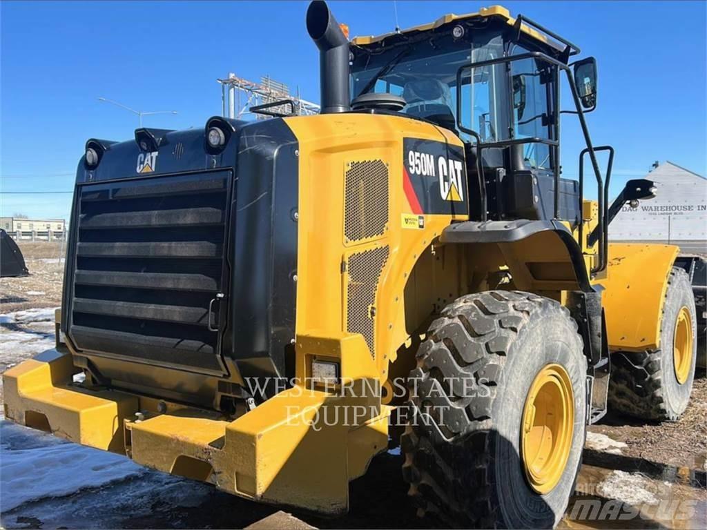 CAT 950M Фронтальные погрузчики