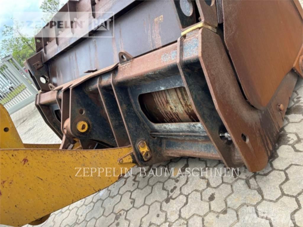 CAT 950M Фронтальные погрузчики