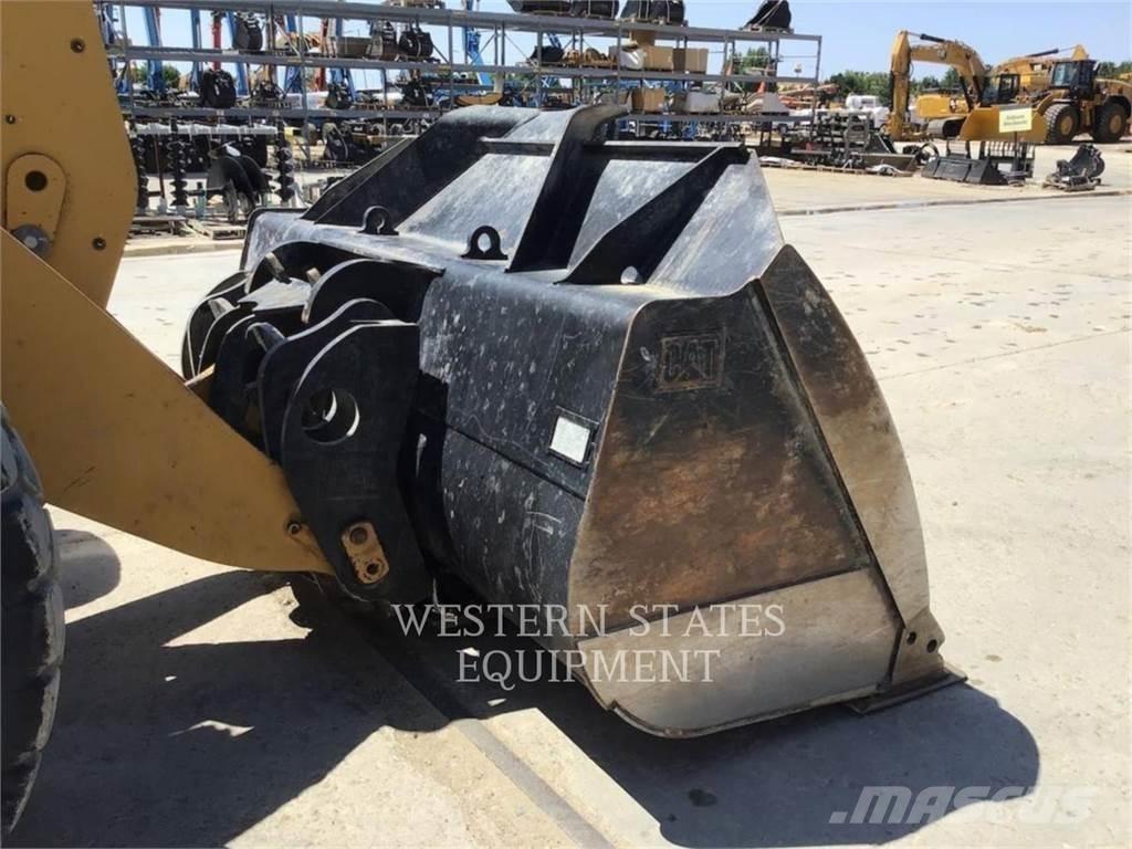 CAT 950M Фронтальные погрузчики