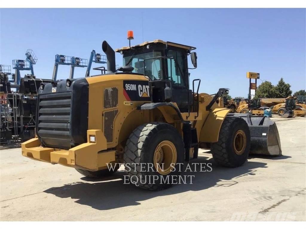 CAT 950M Фронтальные погрузчики