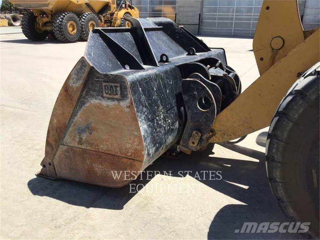 CAT 950M Фронтальные погрузчики