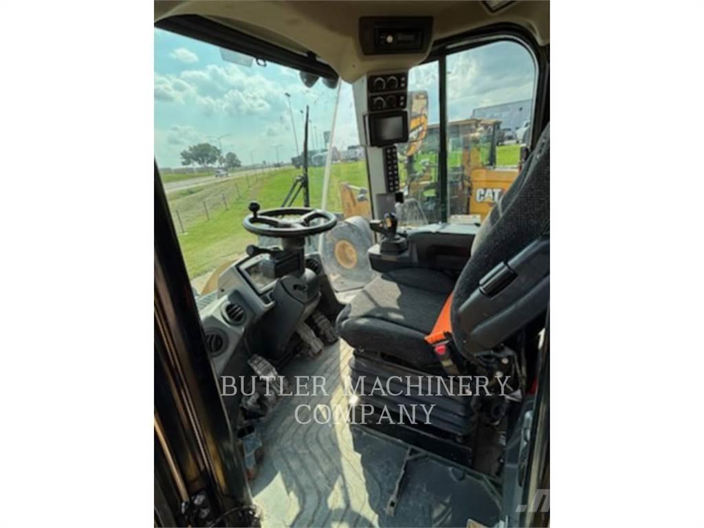 CAT 950M Фронтальные погрузчики