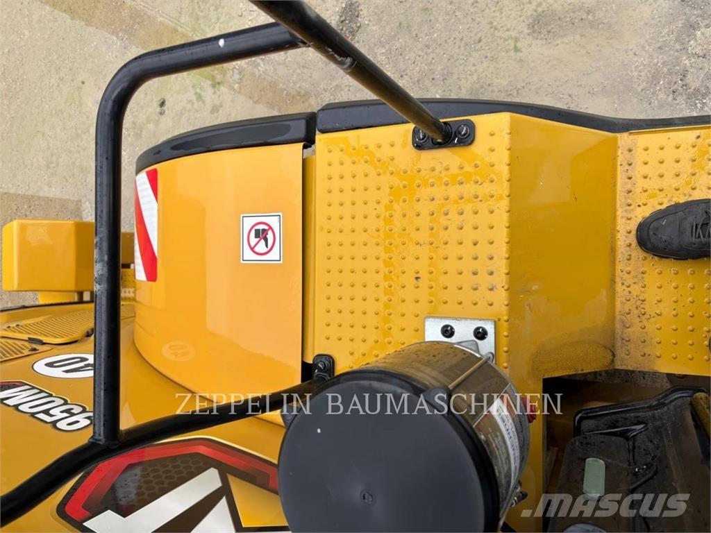 CAT 950M Фронтальные погрузчики