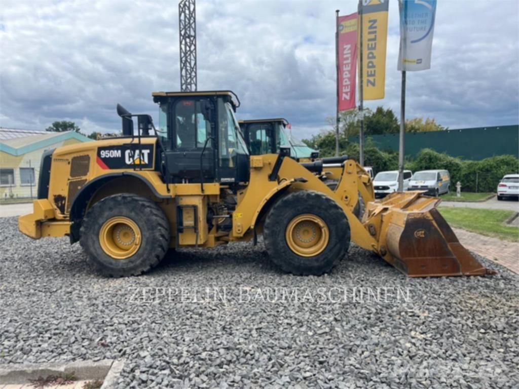 CAT 950M Фронтальные погрузчики