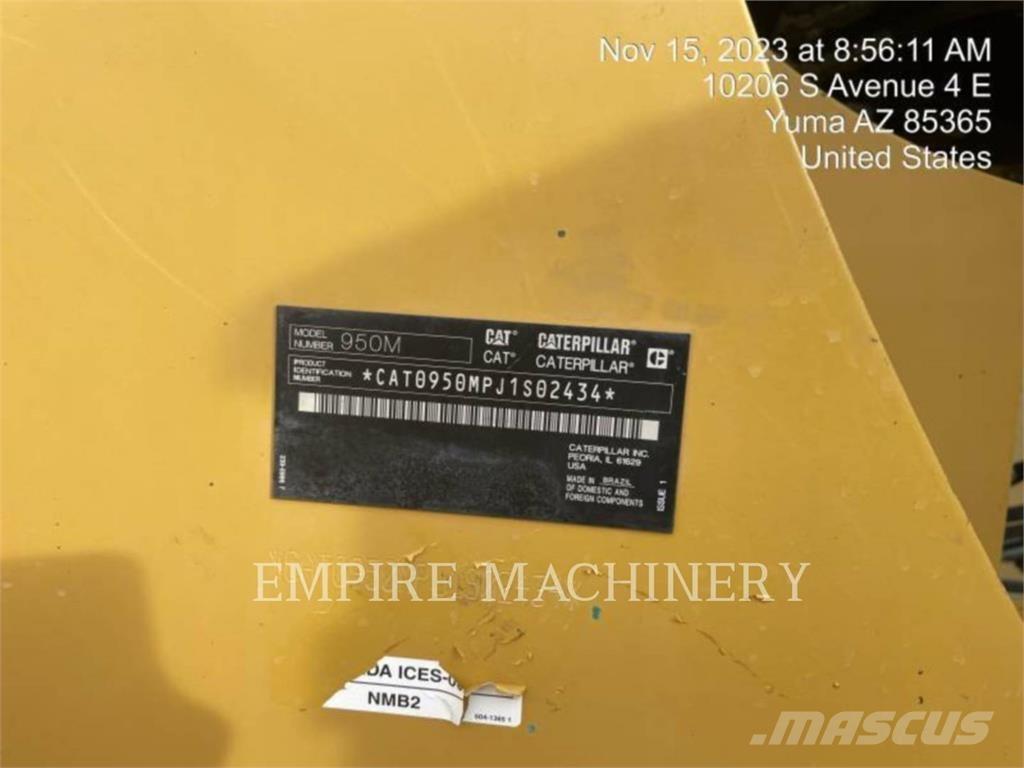 CAT 950M Фронтальные погрузчики