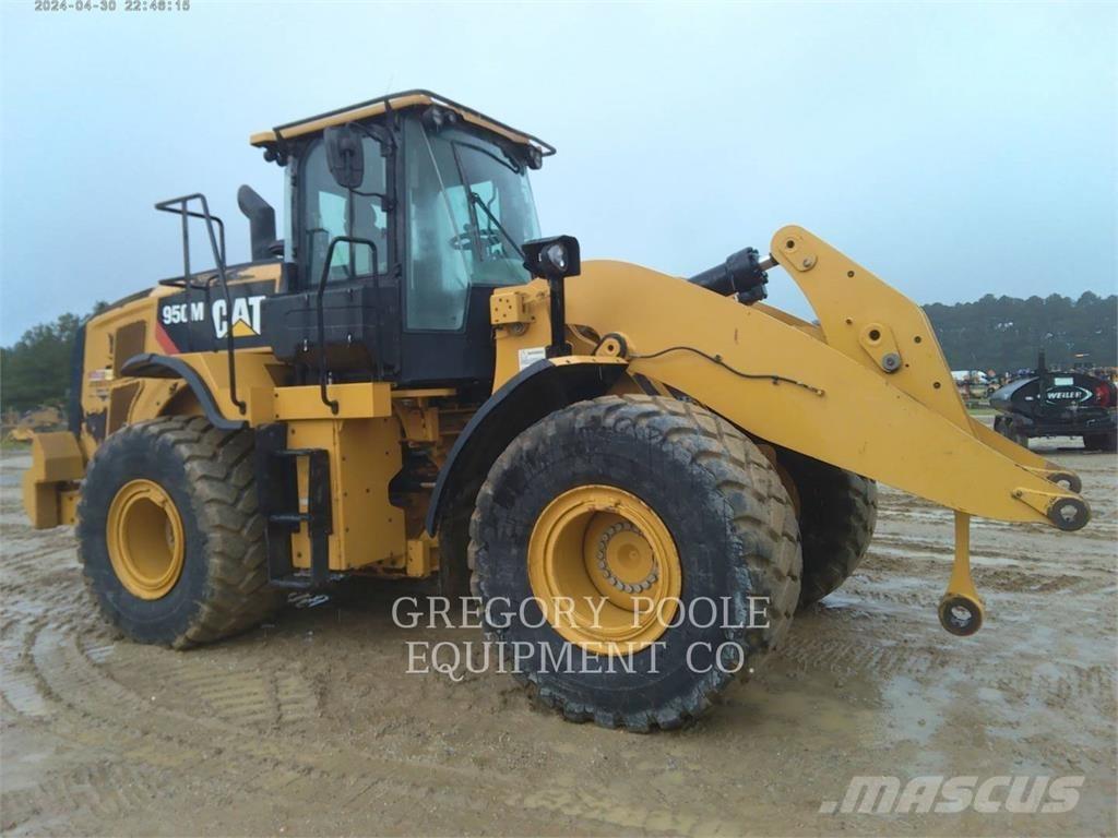 CAT 950M Фронтальные погрузчики
