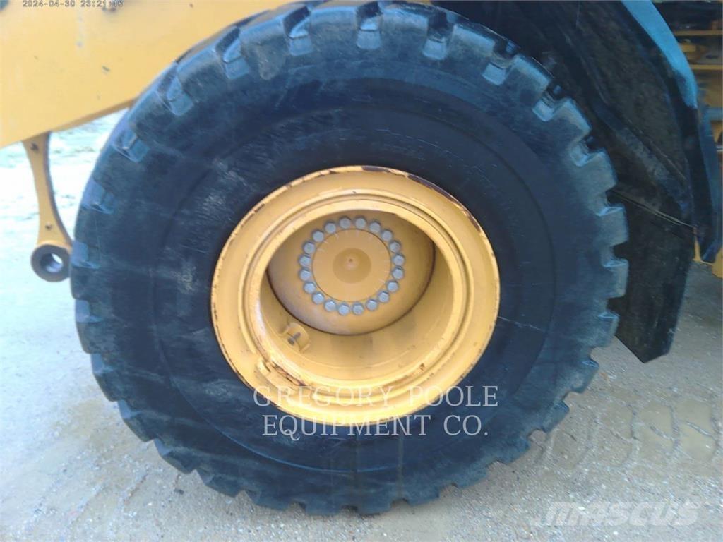 CAT 950M Фронтальные погрузчики