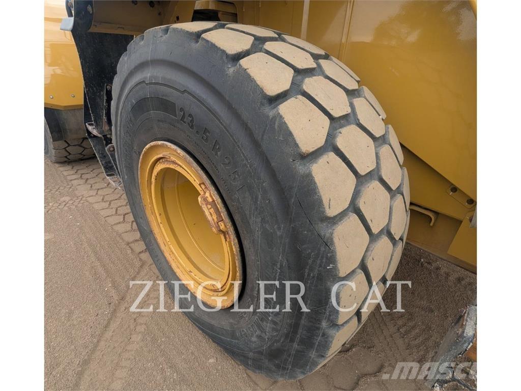 CAT 950M Фронтальные погрузчики