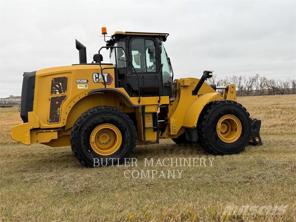 CAT 950M Фронтальные погрузчики