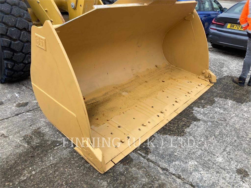 CAT 950M Фронтальные погрузчики