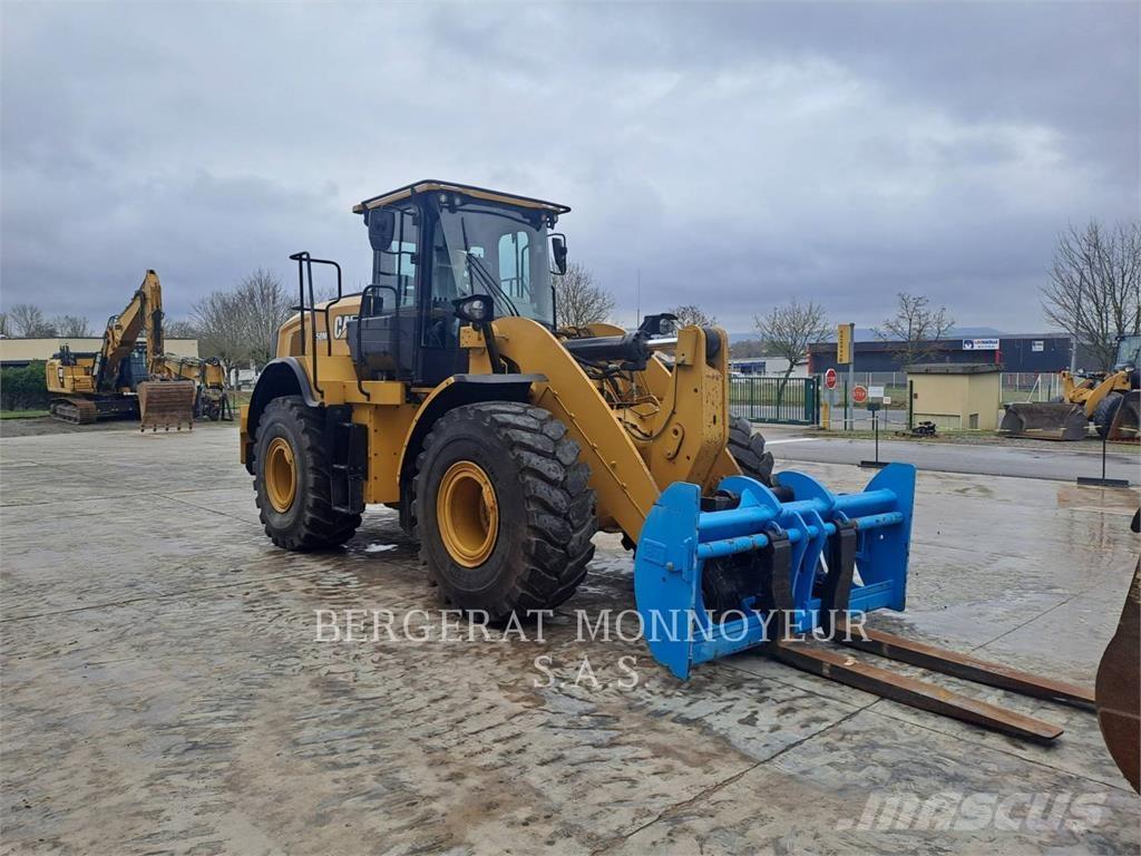 CAT 950M Фронтальные погрузчики