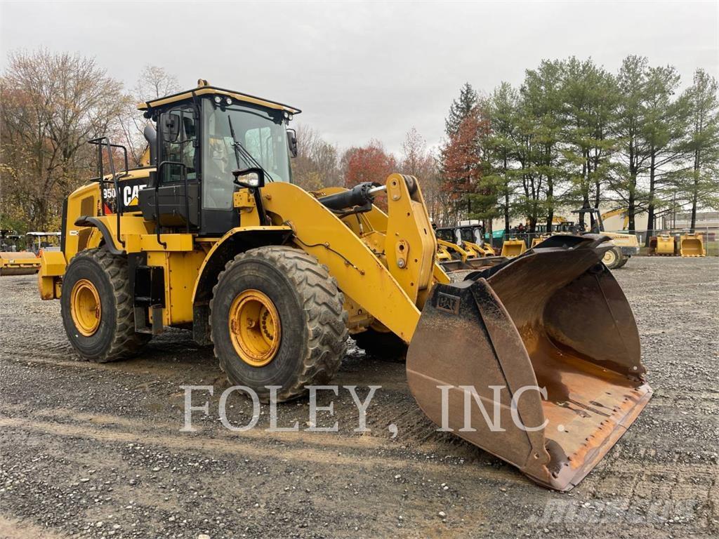 CAT 950M Фронтальные погрузчики