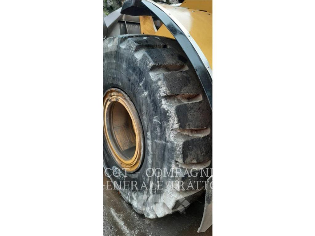 CAT 950M Фронтальные погрузчики