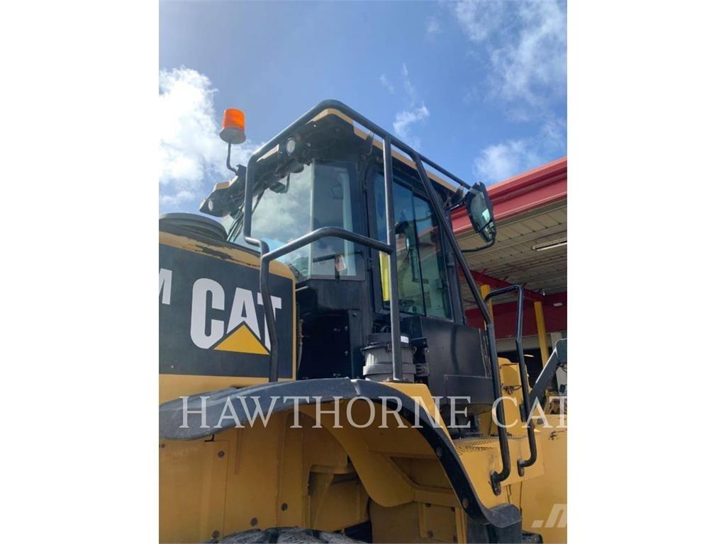 CAT 950M Фронтальные погрузчики