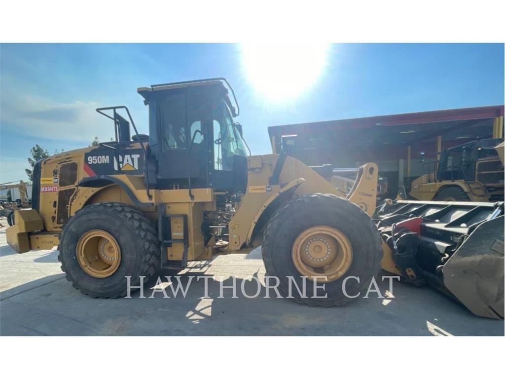 CAT 950M Фронтальные погрузчики