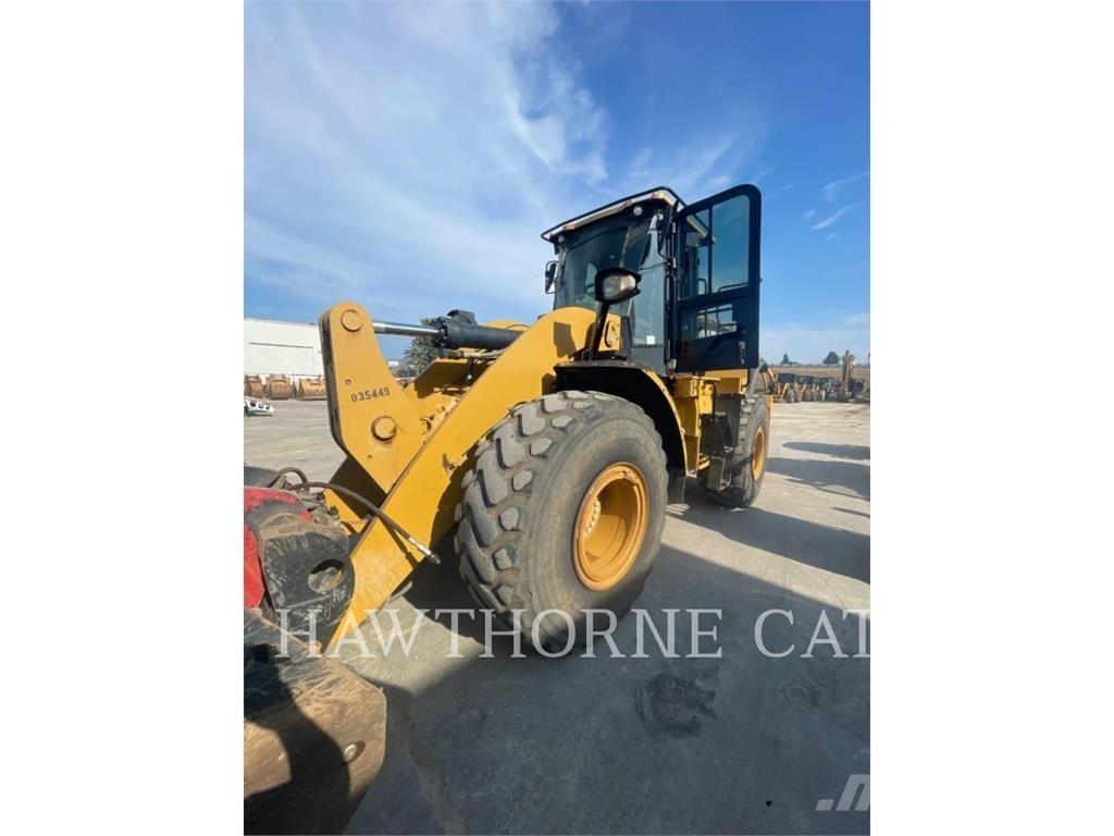 CAT 950M Фронтальные погрузчики
