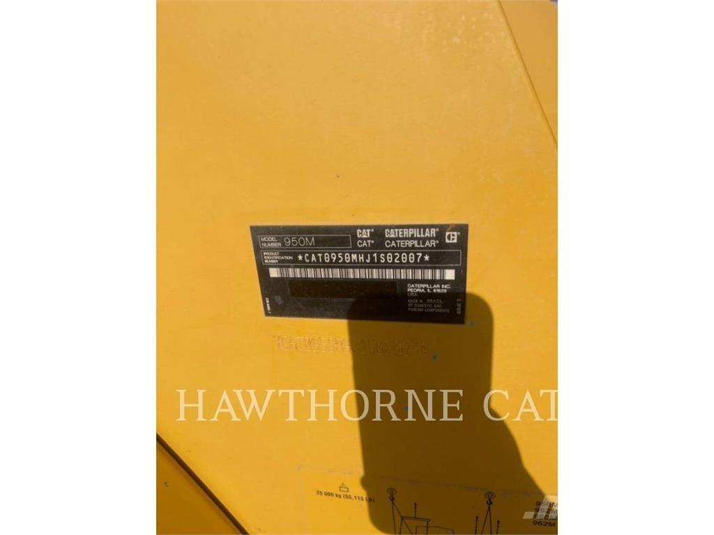 CAT 950M Фронтальные погрузчики