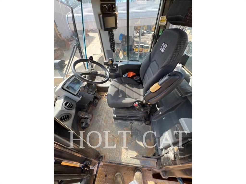 CAT 950M QC Фронтальные погрузчики