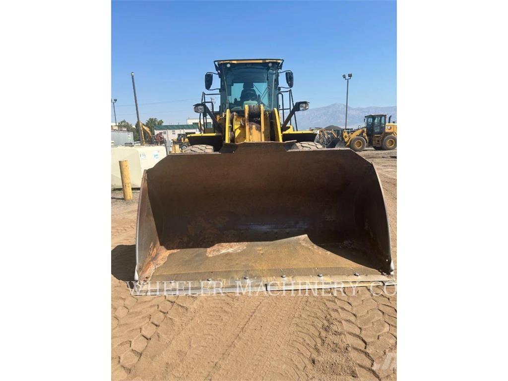 CAT 950M QC Фронтальные погрузчики