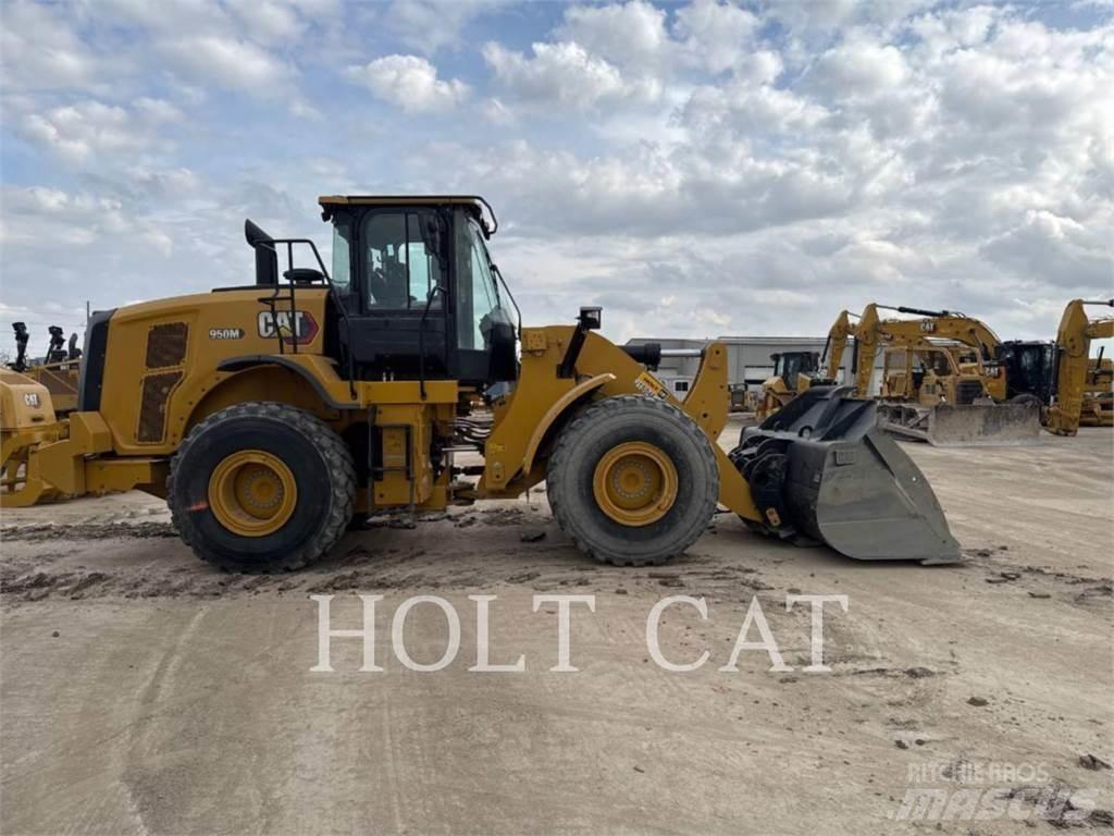 CAT 950M QC Фронтальные погрузчики